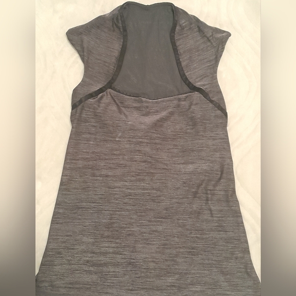 Lululemon yoga tops - Picture 3 of 14